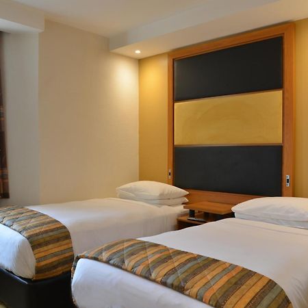 Road Lodge Sandton Johannesburg Room photo