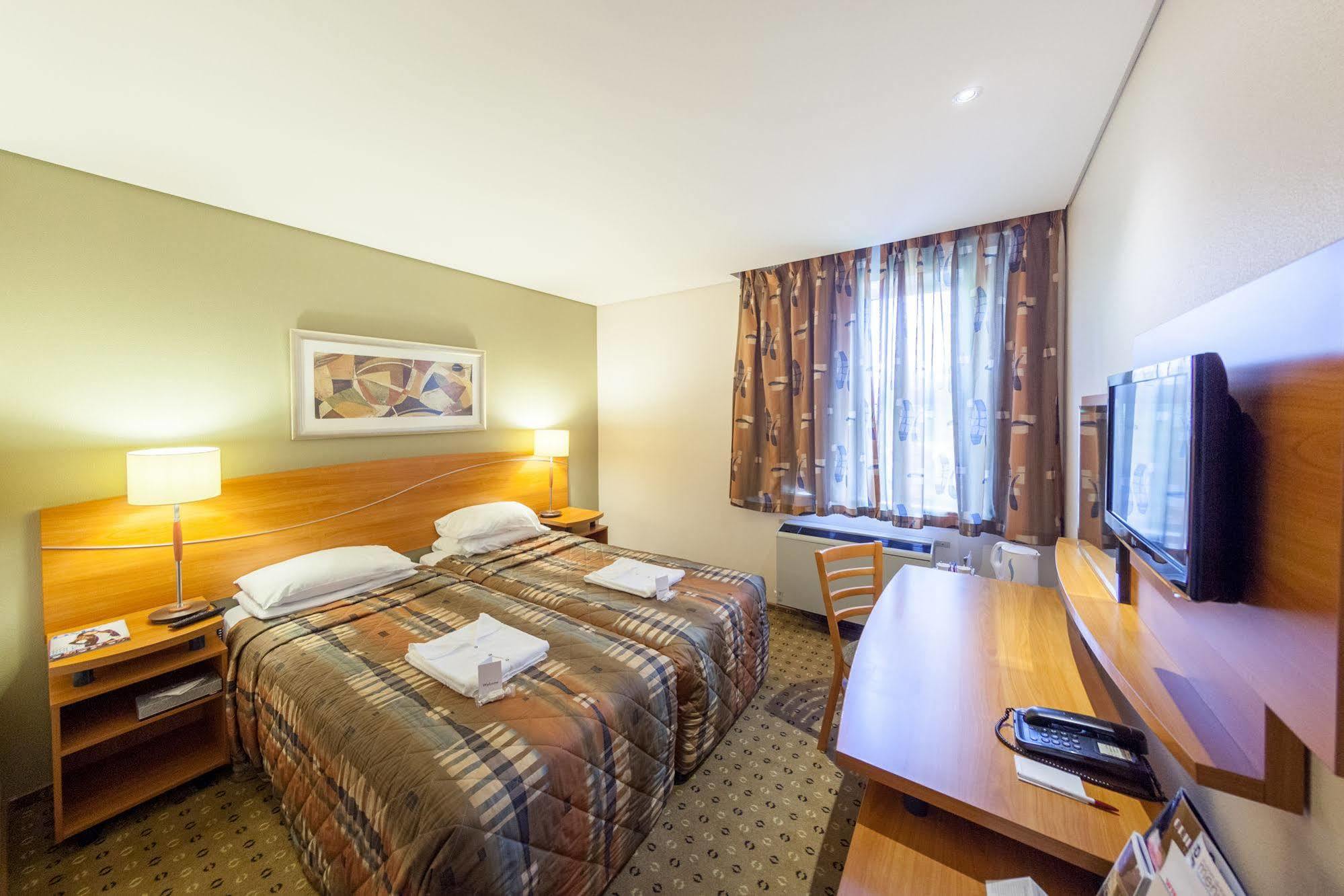 Road Lodge Sandton Johannesburg Exterior photo